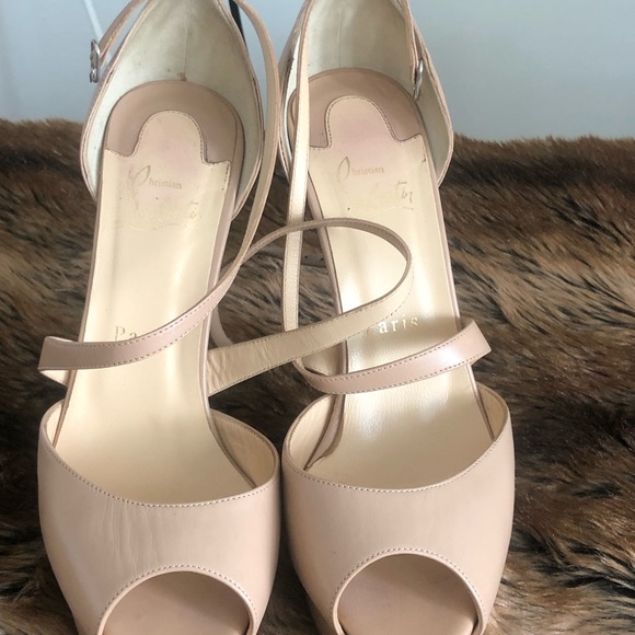 Heels - Picture 2 of 2